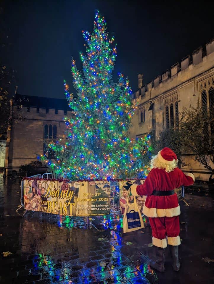 https://thebedfordguide.co.uk/wp-content/uploads/2023/11/bedfordchristmaslights.jpg