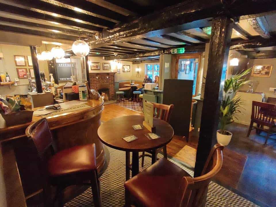 inside the flower pot pub